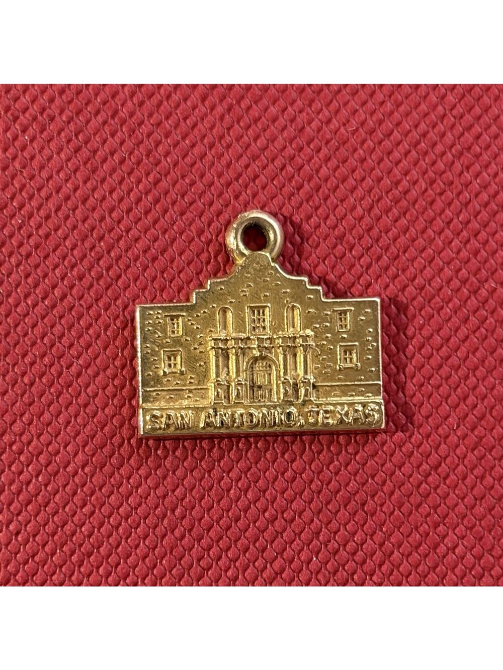 Vintage 14K Solid Yellow Gold “The Alamo” San Antonio TX Charm 2.0 Grams